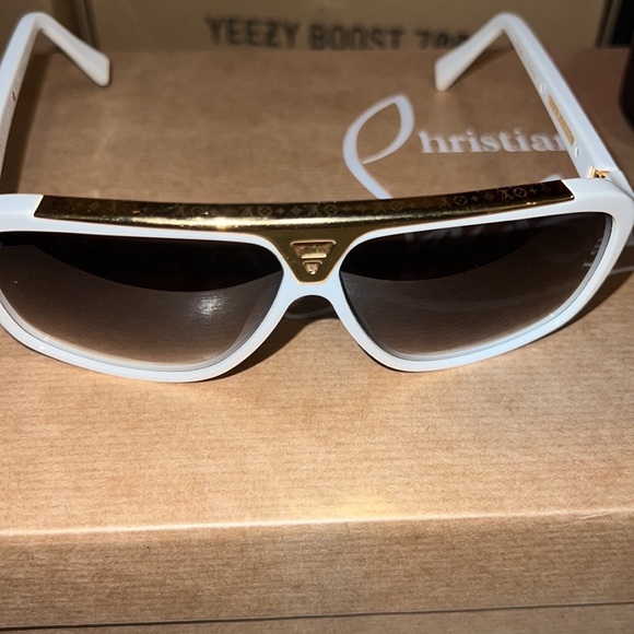 COPY - Louis Vuitton “evidence” still on the market - Picture 5 of 13